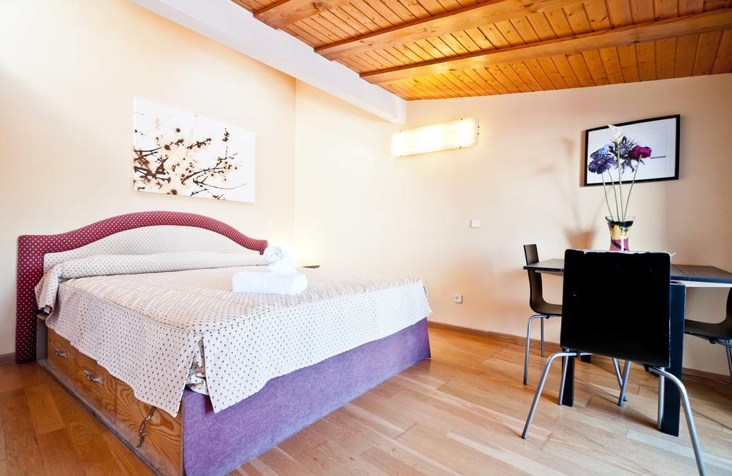 Puerta Del Sol VI Apartment Madrid Bagian luar foto